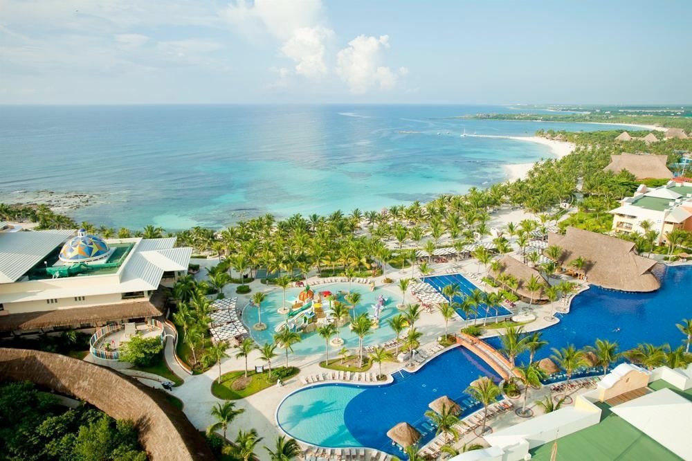 Barceló Maya Palace pools and beach
